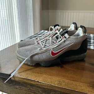 Nike Vapormax 2021 white w/ red logo